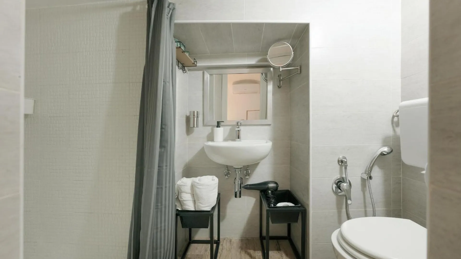 Apartament La Casa Di Romeo Al Vomero Neapol Włochy